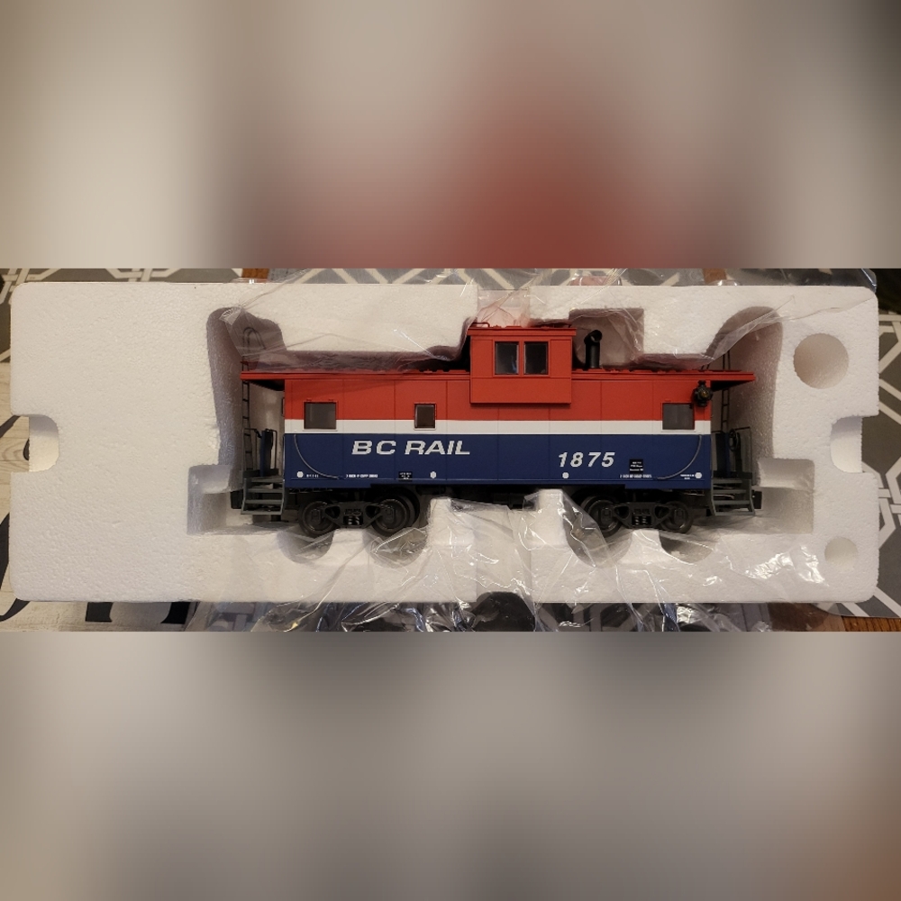 K Line O Gauge BC Rail Extended Vision Caboose With Smoke